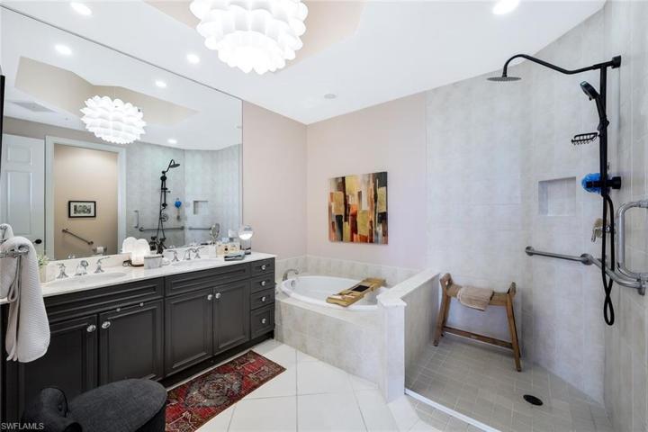 1065 Borghese LN # 2105, NAPLES FL 34114
