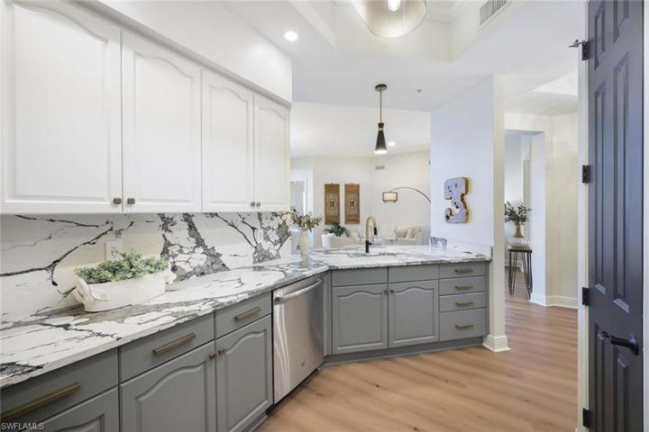 1065 Borghese LN # 2105, NAPLES FL 34114