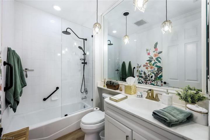 1065 Borghese LN # 2105, NAPLES FL 34114
