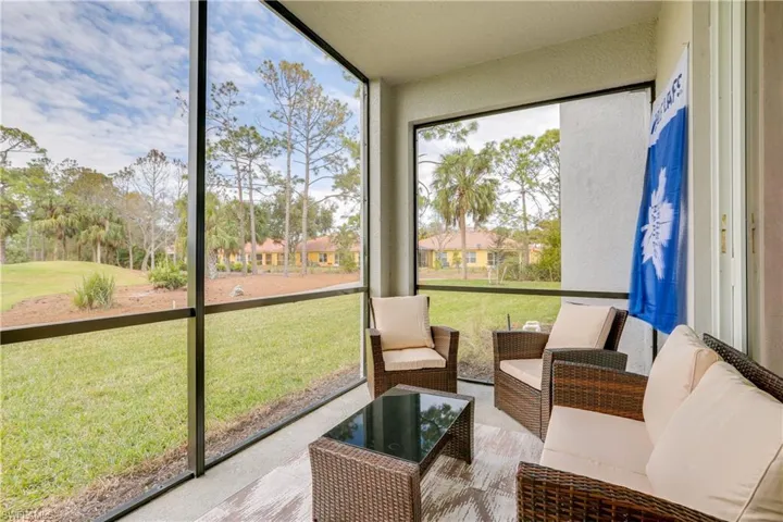 Sunroom / solarium featuring an outdoor hangout area