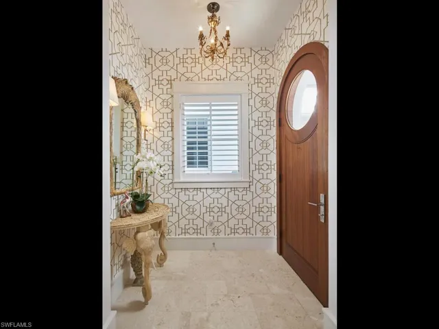 909 10th Ave S, Naples, Florida 34102