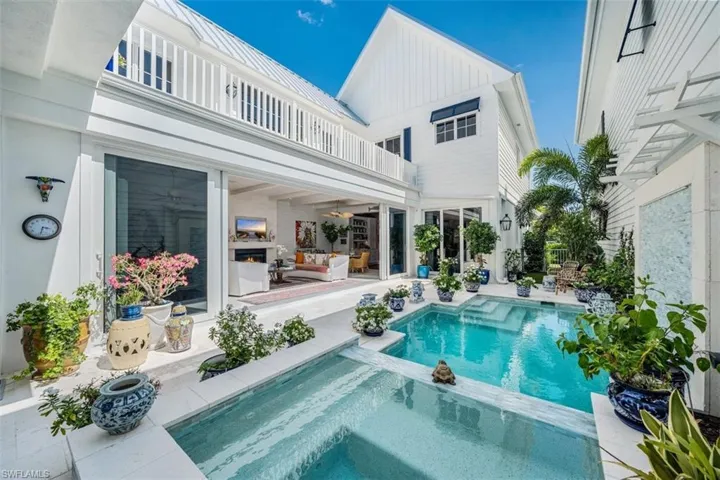 909 10th Ave S, Naples, Florida 34102