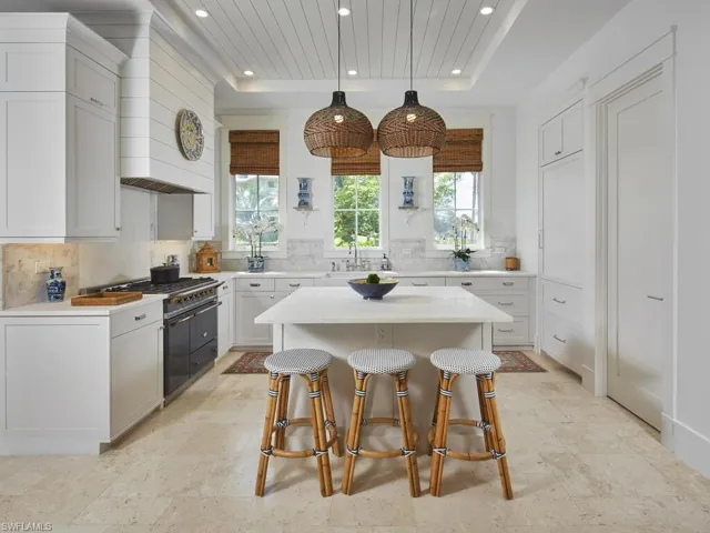 909 10th Ave S, Naples, Florida 34102