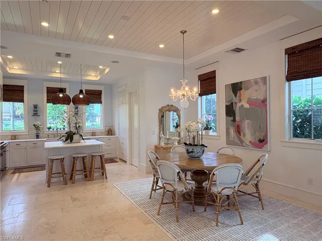 909 10th Ave S, Naples, Florida 34102