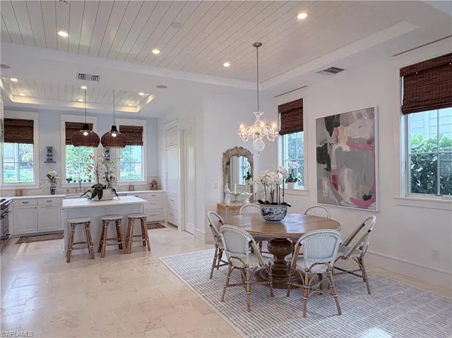 909 10th Ave S, Naples, Florida 34102