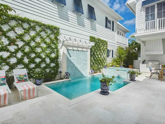 909 10th Ave S, Naples, Florida 34102