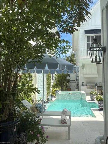 909 10th Ave S, Naples, Florida 34102