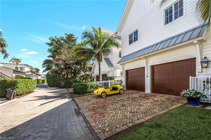 909 10th Ave S, Naples, Florida 34102
