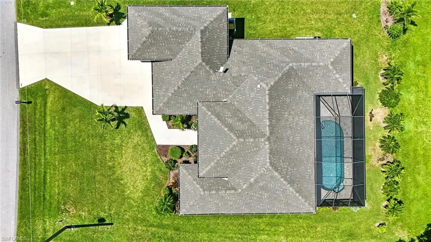 Aerial view of property and surrounding area