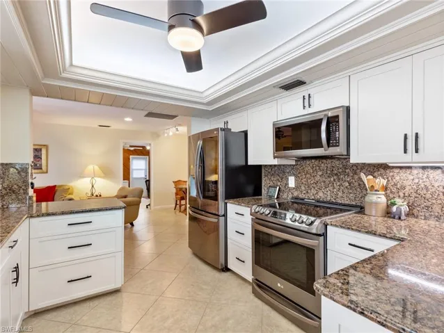 Tray ceiling with recessed and under counter lighting