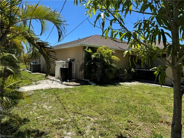 211 NW 14th TER, CAPE CORAL FL 33993