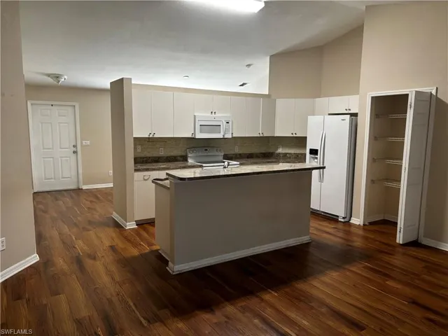 211 NW 14th TER, CAPE CORAL FL 33993