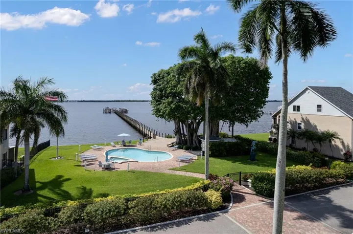 3593 Edgewood Ave, Fort Myers, Florida 33916