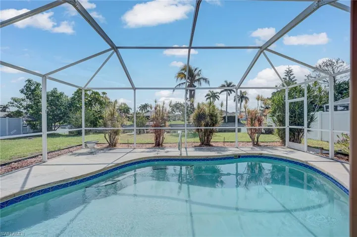 2301 Se 5th Ct, Cape Coral, Florida 33990