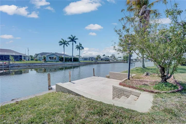 2301 SE 5th  CT, Cape Coral, FL 33990