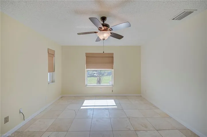 2301 Se 5th Ct, Cape Coral, Florida 33990