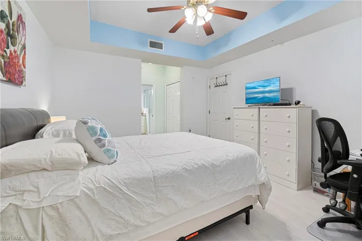 HUGE MASTER BEDROOM WITH VAULTED CEILING & FRESHLY PAINTED IN 2024. SIMPLY BEAUTIFUL.