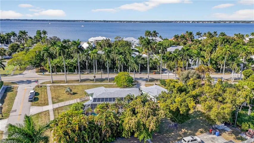 2741 Mcgregor Blvd, Fort Myers, Florida 33901