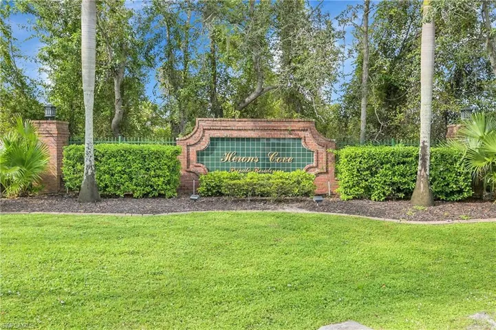 Heron's Cover is located on the back side of Deep Creek Community filled with parks, basketball courts, tennis and pickle ball courts, and miles of sidewalks for your evening stroll.  Less than 4 miles to grocery stores and restaurants