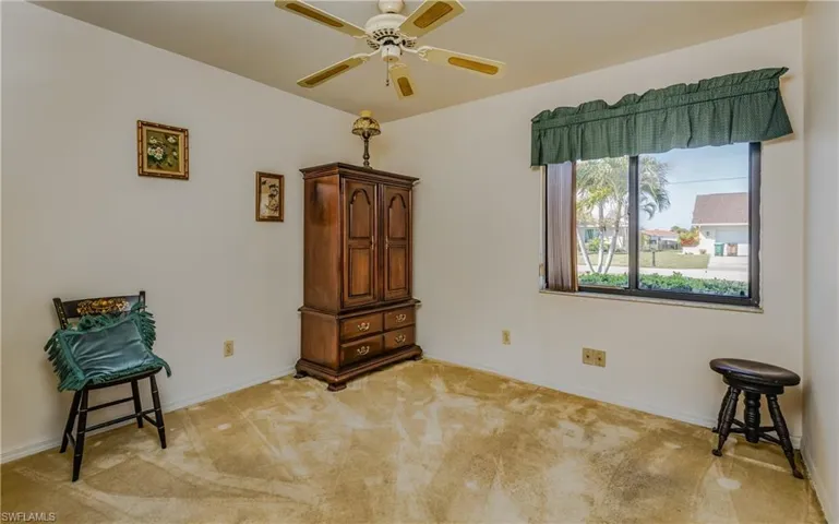 3337 SE 10th  PL, Cape Coral, FL 33904