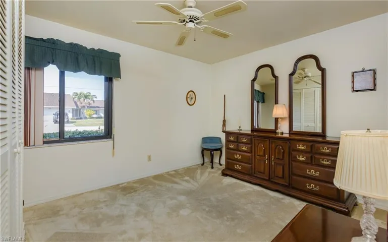 3337 SE 10th  PL, Cape Coral, FL 33904
