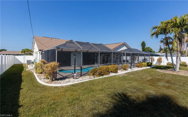 3337 SE 10th  PL, Cape Coral, FL 33904