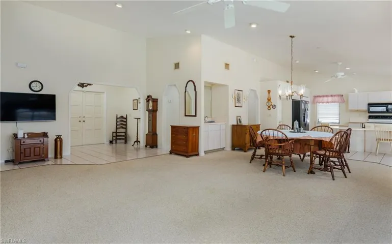 3337 SE 10th  PL, Cape Coral, FL 33904