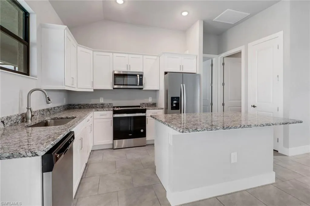 4009 Caloosa Pkwy, Cape Coral, Florida 33993, 4 Bedrooms Bedrooms, ,2 BathroomsBathrooms,Residential,For Sale,Caloosa,225051262