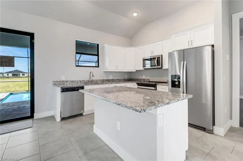 4009 Caloosa Pkwy, Cape Coral, Florida 33993, 4 Bedrooms Bedrooms, ,2 BathroomsBathrooms,Residential,For Sale,Caloosa,225051262