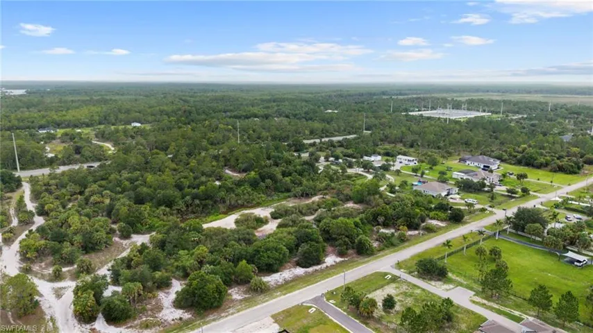 8th St Ne, Naples, Florida 34120