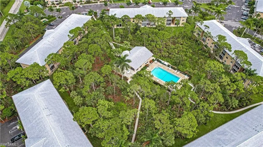 Birds eye view of property