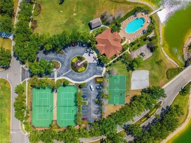Clubhouse & Amenities