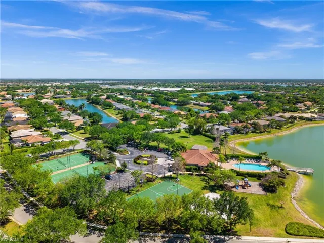 Clubhouse & Amenities