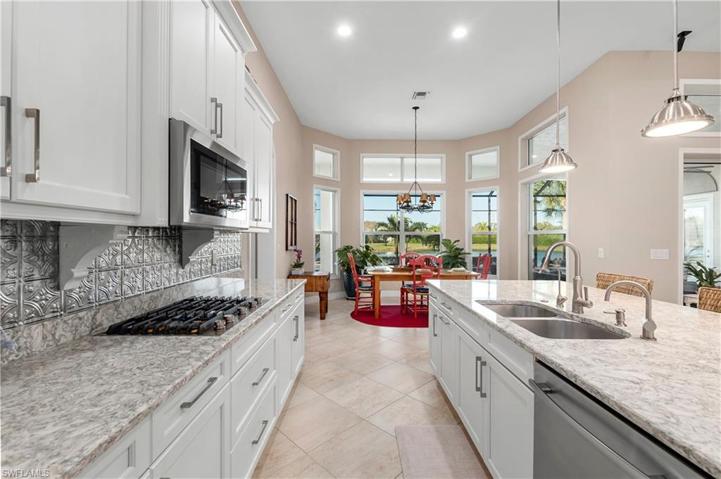 DREAM KITCHEN