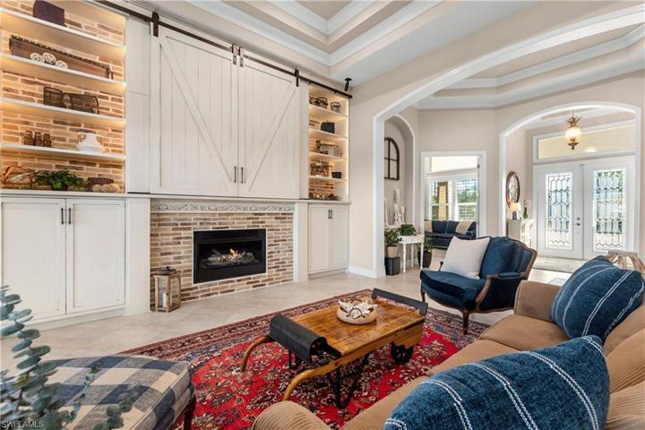 GAS FIREPLACE