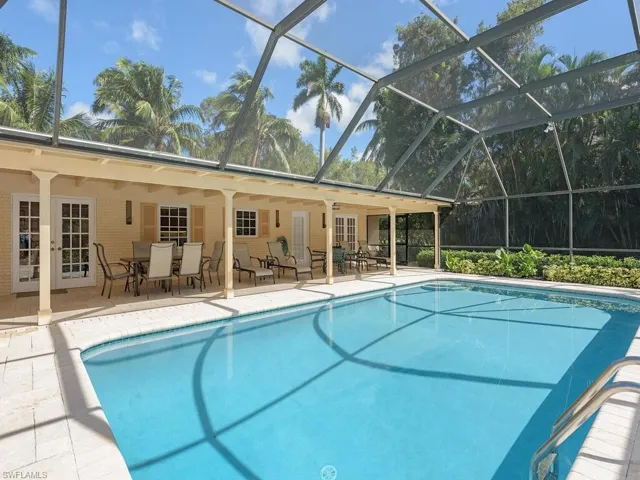 206 1st Ave N, Naples, Florida 34102