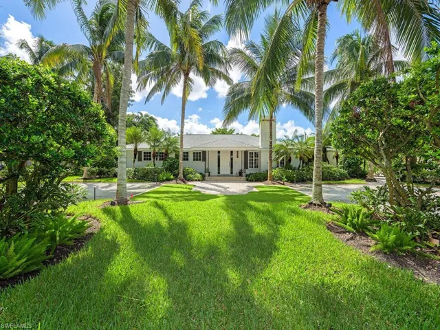 206 1st Ave N, Naples, Florida 34102