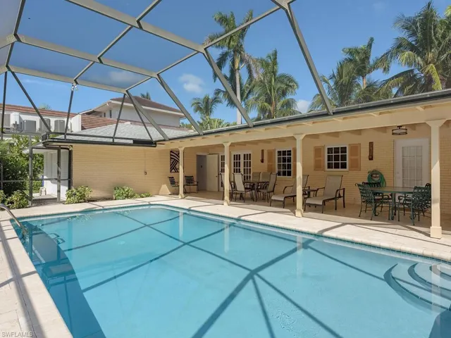 206 1st Ave N, Naples, Florida 34102