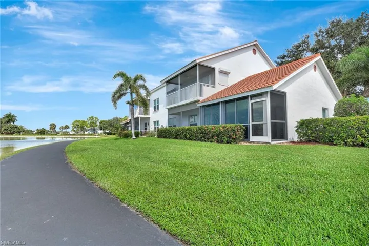 613  Windsor  SQ, Naples, FL 34104