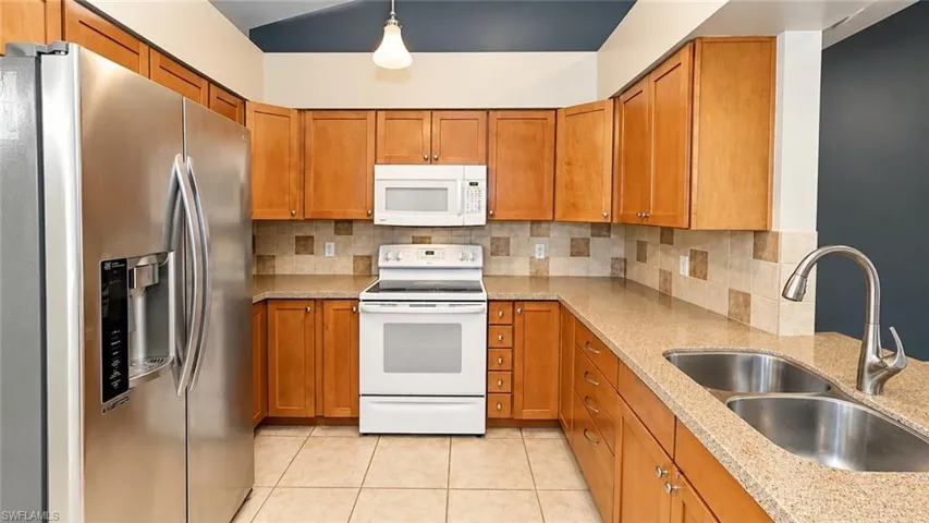 430 Saint Andrews Blvd 6, Naples, Florida 34113
