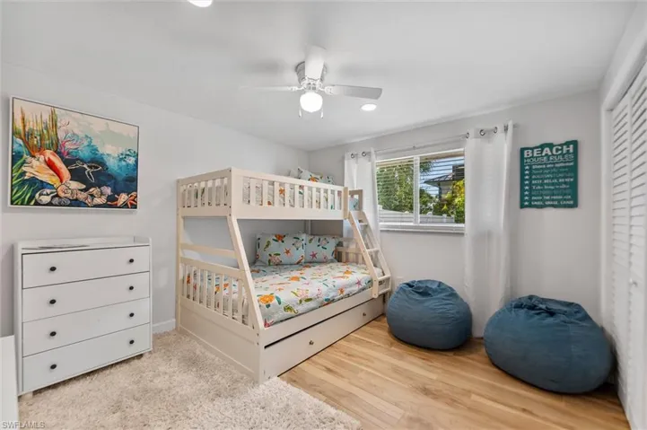 9428 Moonlight Dr, Sanibel, Florida 33957