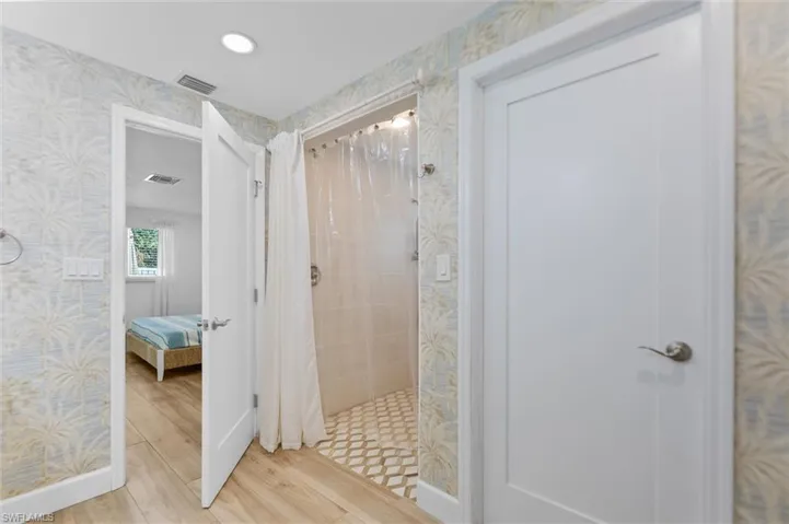 9428 Moonlight Dr, Sanibel, Florida 33957