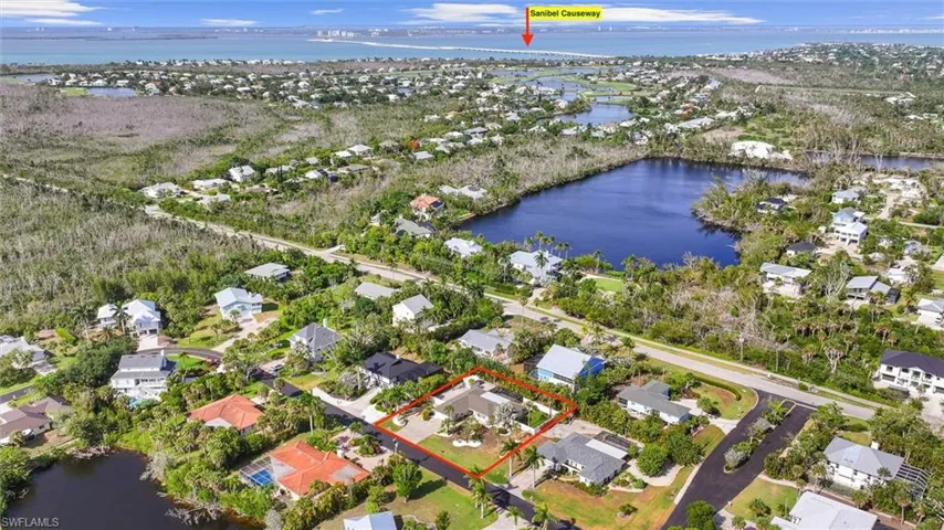 9428 Moonlight Dr, Sanibel, Florida 33957