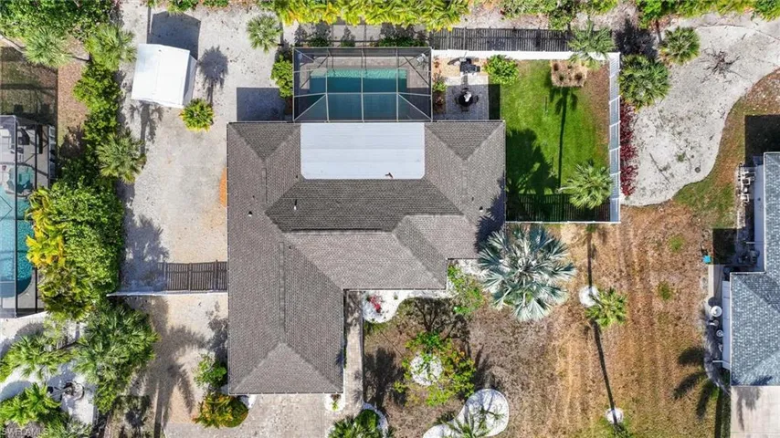 9428 Moonlight Dr, Sanibel, Florida 33957