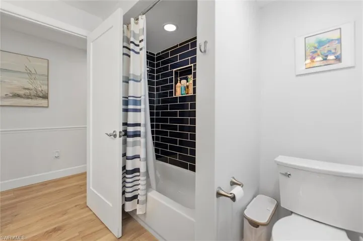 9428 Moonlight Dr, Sanibel, Florida 33957