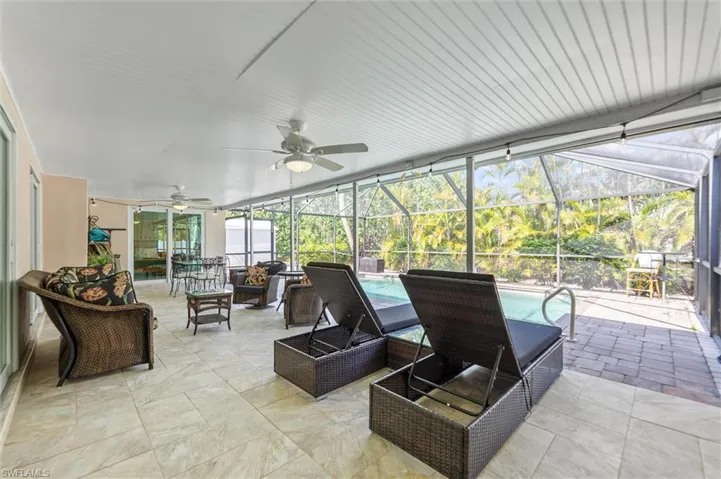 9428 Moonlight Dr, Sanibel, Florida 33957