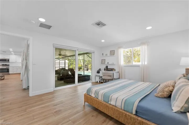 9428 Moonlight Dr, Sanibel, Florida 33957