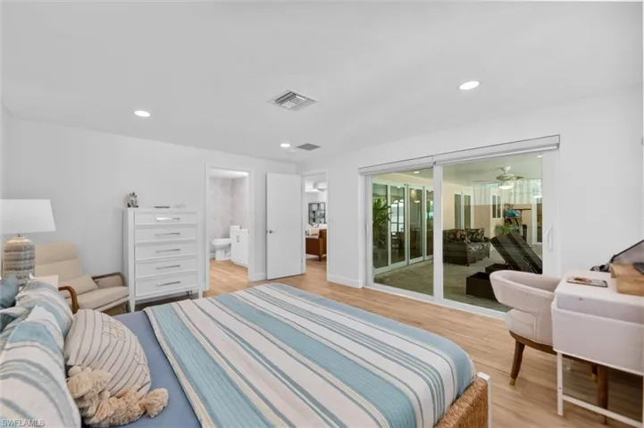 9428 Moonlight Dr, Sanibel, Florida 33957