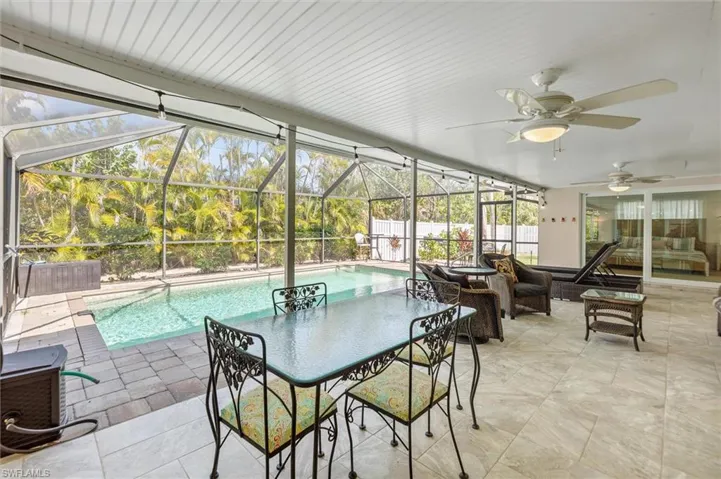 9428 Moonlight Dr, Sanibel, Florida 33957