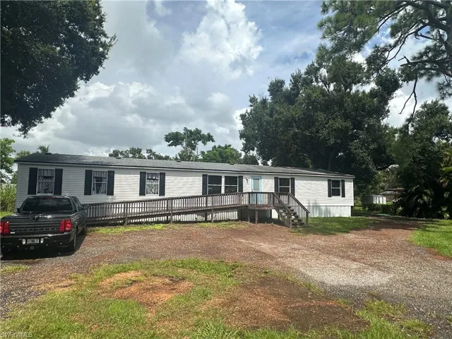 View of manufactured / mobile home